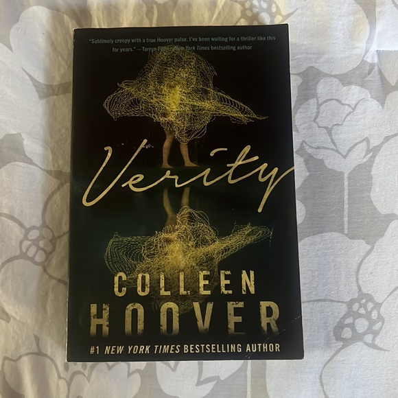 Colleen Hoover books (3) - Picture 2 of 4